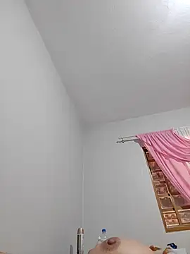 Snapshot of BrendaBittencourt chatting on 11/17/25, 10:21 BrendaBittencourt online show from 11/17/25, 10:21