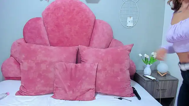 LilithSmith  online show from 02/15/25, 11:39