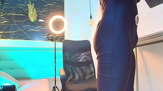 Bella salvatore online show from 11/20/25, 08:52