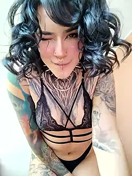 taaylor33 online show from 10/06/25, 07:11