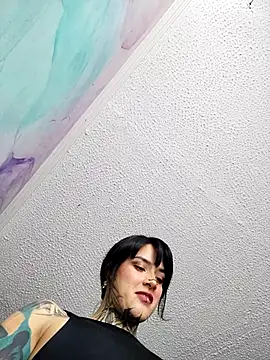 taaylor33 online show from 10/29/25, 05:14