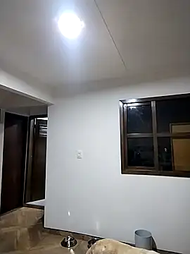 taaylor33 online show from 12/17/25, 01:44