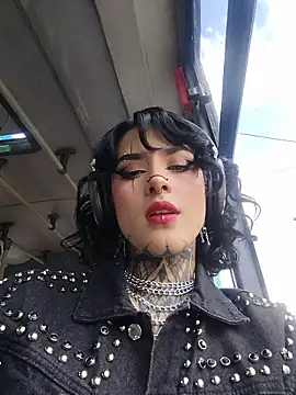 taaylor33 online show from 04/11/26, 09:19