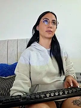 anny roberts online show from 07/01/26, 01:13