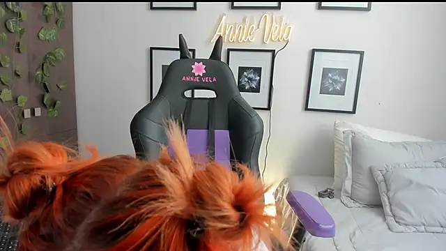 Annie Velas  online show from 02/04/26, 09:20