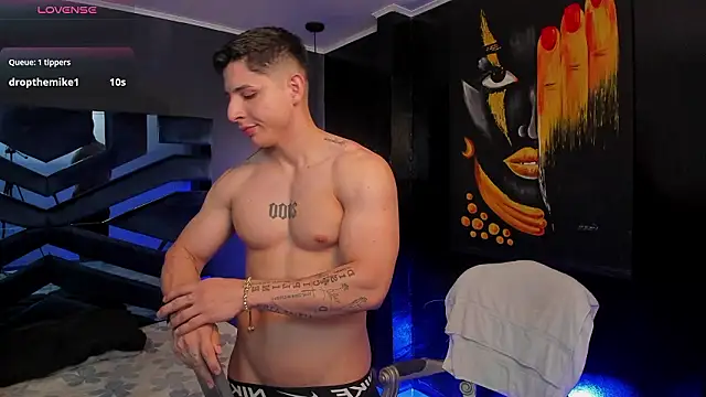 Johan Williams 07 online show from 03/27/26, 05:35