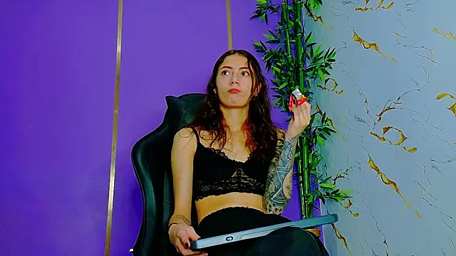 scarlet-jonesx online show from 09/28/25, 12:16