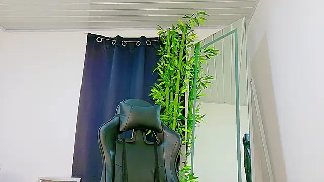 scarlet-jonesx online show from 12/02/25, 11:34