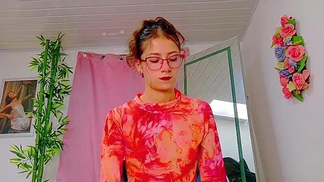 scarlet-jonesx online show from 02/23/26, 10:07