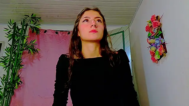 scarlet-jonesx online show from 05/15/26, 10:50
