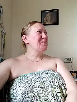Snapshot of blondyaguar chatting on 04/23/26, 01:24 blondyaguar online show from 04/23/26, 01:24