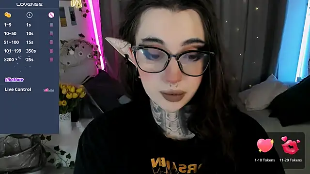 Dixi Pixi  online show from 10/25/25, 05:48