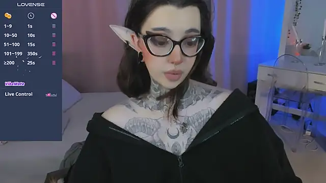 Snapshot of Dixi_Pixi_ chatting on 04/25/26, 05:43 Dixi Pixi online show from 04/25/26, 05:43