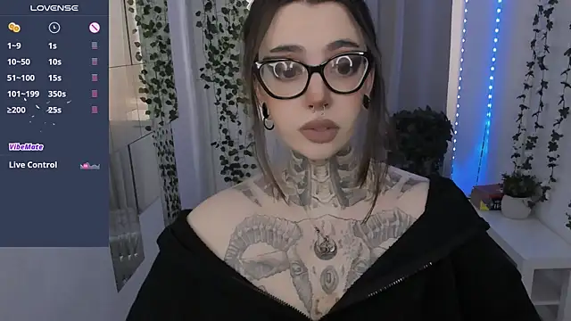 Snapshot of Dixi_Pixi_ chatting on 04/30/26, 05:36 Dixi Pixi online show from 04/30/26, 05:36