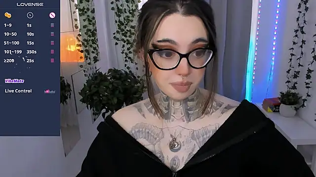 Snapshot of Dixi_Pixi_ chatting on 05/01/26, 05:45 Dixi Pixi online show from 05/01/26, 05:45