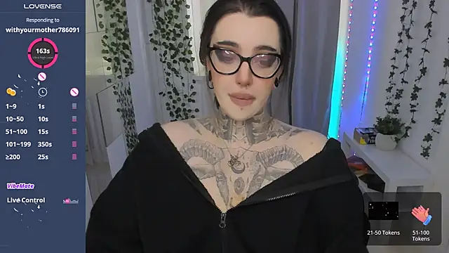 Snapshot of Dixi_Pixi_ chatting on 05/15/26, 05:36 Dixi Pixi online show from 05/15/26, 05:36