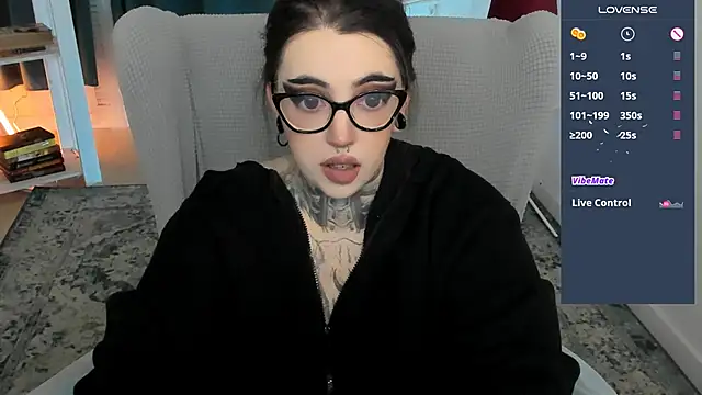 Snapshot of Dixi_Pixi_ chatting on 06/14/26, 05:31 Dixi Pixi online show from 06/14/26, 05:31