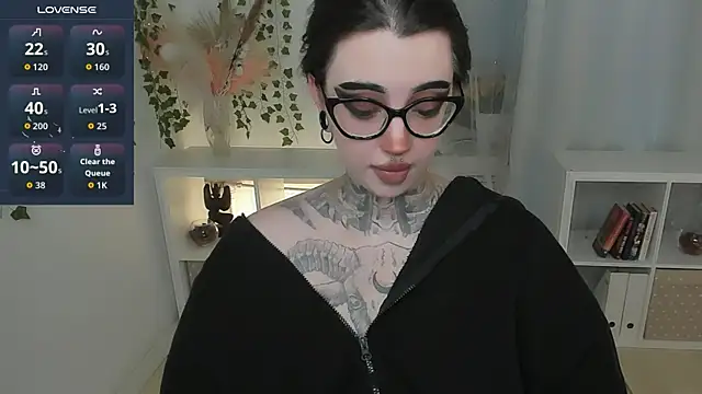 Snapshot of Dixi_Pixi_ chatting on 07/17/26, 05:47 Dixi Pixi online show from 07/17/26, 05:47