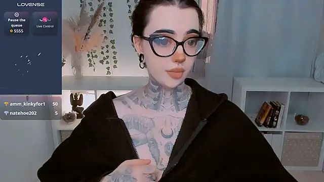 Snapshot of Dixi_Pixi_ chatting on 07/18/26, 05:44 Dixi Pixi online show from 07/18/26, 05:44