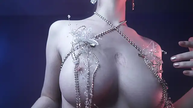 ginger hugs online show from 03/07/25, 04:13