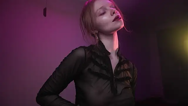 ginger hugs online show from 11/28/25, 10:12