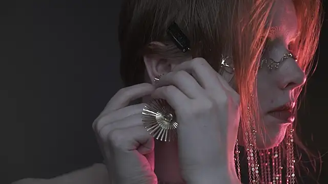 ginger hugs online show from 12/22/25, 10:07