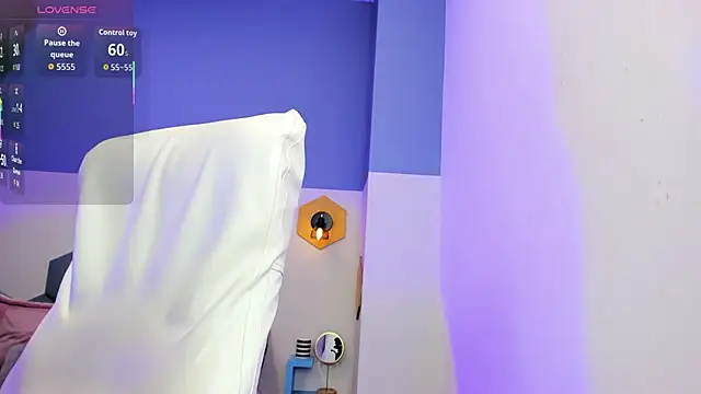 Chloe fischer  online show from 09/30/25, 03:28