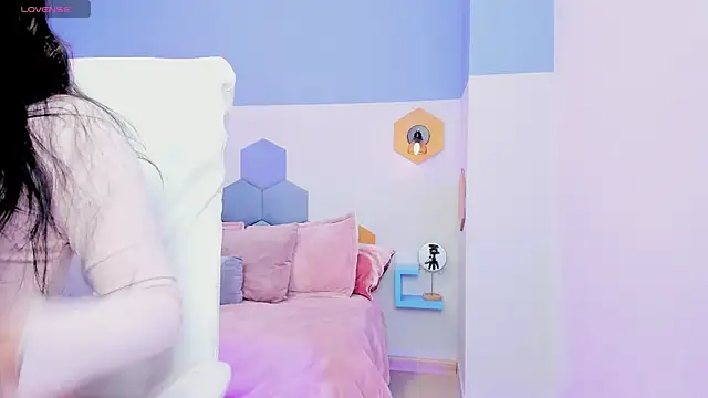 Chloe fischer  online show from 10/15/25, 02:50