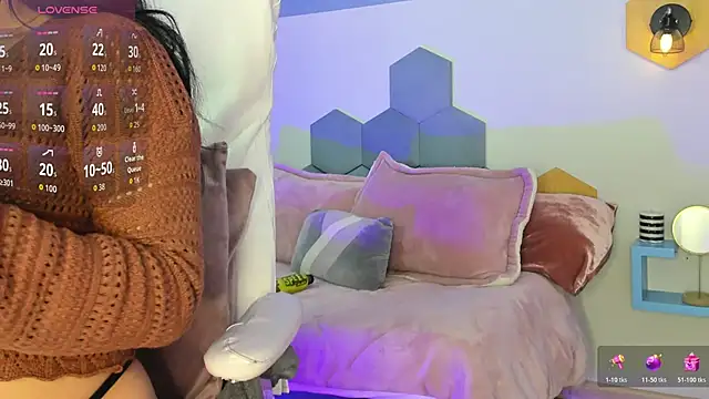 Chloe fischer  online show from 03/21/26, 02:53