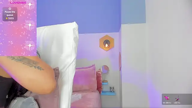Chloe fischer  online show from 05/25/26, 03:18