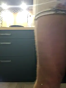 Snapshot of justepourvousbb chatting on 10/23/25, 05:23 justepourvousbb online show from 10/23/25, 05:23