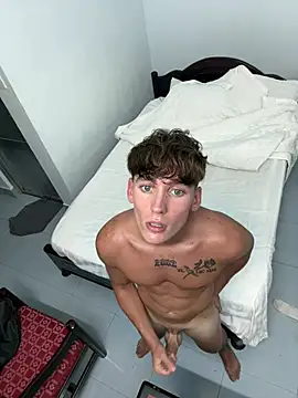 Hornyyoungstud123 online show from 08/04/26, 01:14