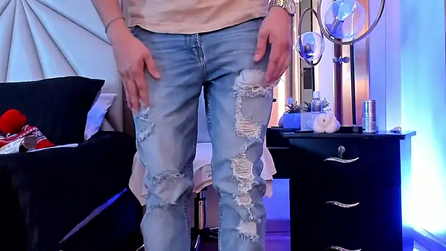 Karimferrer online show from 12/23/24, 03:50