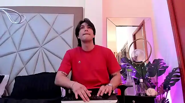 Karimferrer online show from 12/31/24, 04:06