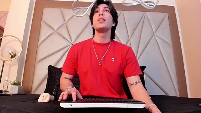 Karimferrer online show from 01/17/25, 03:23