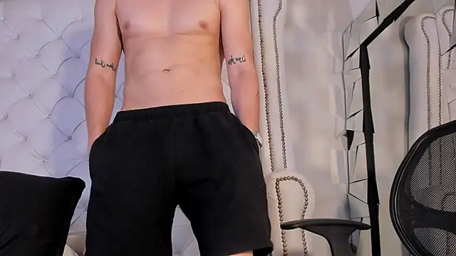 Karimferrer online show from 03/27/26, 08:26