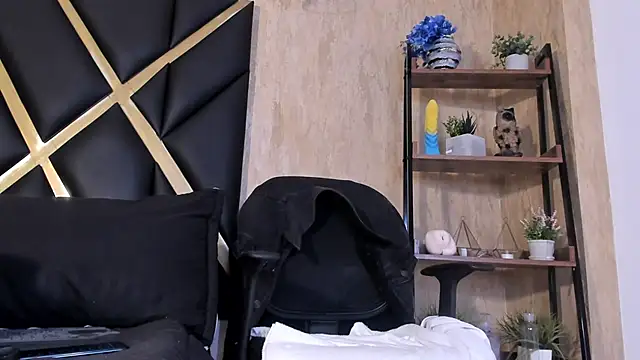 Karimferrer online show from 06/04/26, 03:12