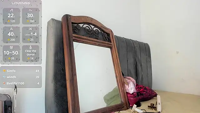 latinaStepmom online show from 09/22/25, 01:46