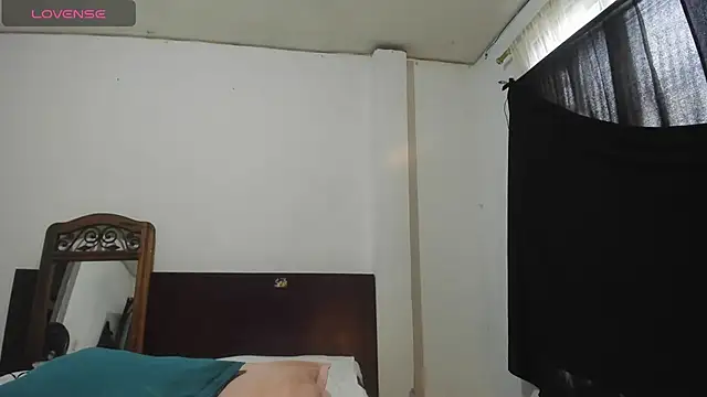 latinaStepmom online show from 05/14/26, 10:27