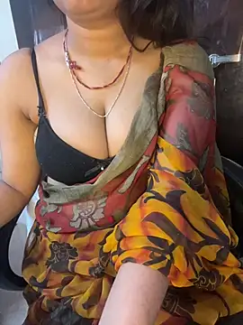 Snapshot of Spicy_sari_girl chatting on 04/10/26, 04:39 Spicy sari girl online show from 04/10/26, 04:39