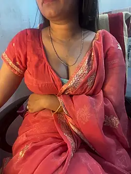 Snapshot of Spicy_sari_girl chatting on 05/15/26, 01:56 Spicy sari girl online show from 05/15/26, 01:56