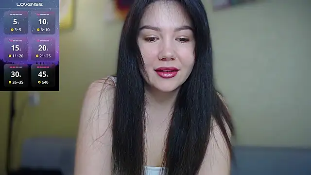 Snapshot of AlexaCruze chatting on 02/14/25, 06:40 AlexaCruze online show from 02/14/25, 06:40