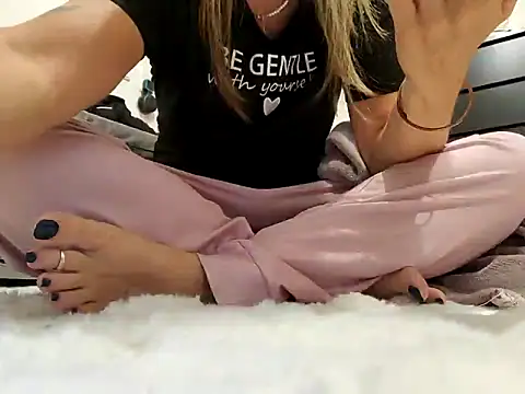 sweethotmilf888 online show from 03/04/25, 08:16