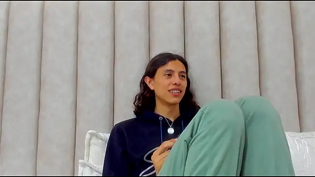 FreyaMoller online show from 11/29/25, 06:55