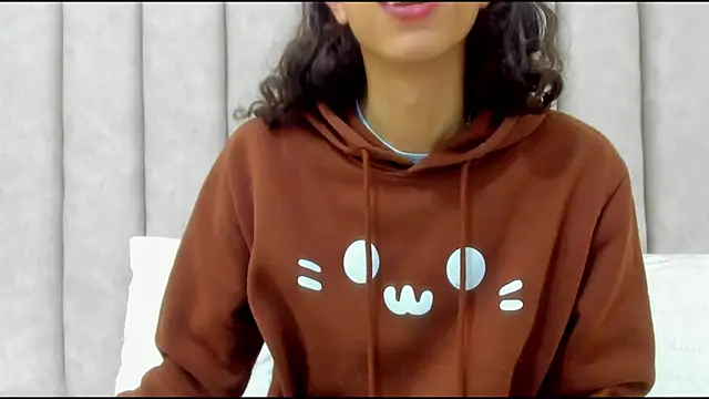 FreyaMoller online show from 12/03/25, 01:53