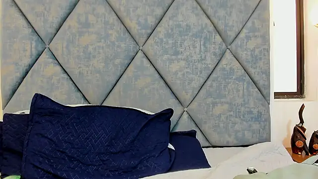 FreyaMoller online show from 01/13/26, 01:49