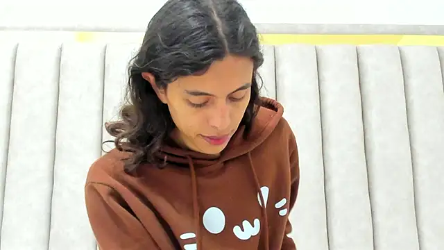 FreyaMoller online show from 03/04/26, 06:58