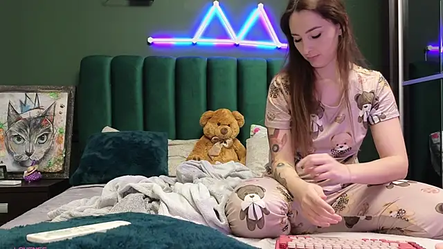 kimmie meow online show from 12/05/25, 07:21