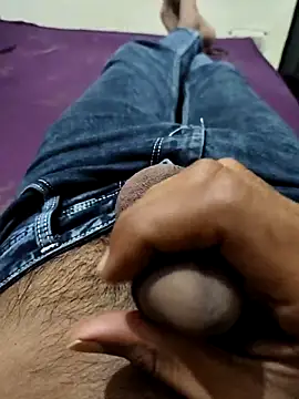 Snapshot of PAWARXX_0 chatting on 10/11/25, 05:11 PAWARXX 0 online show from 10/11/25, 05:11