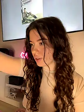 Kimi Ass online show from 10/28/25, 01:25